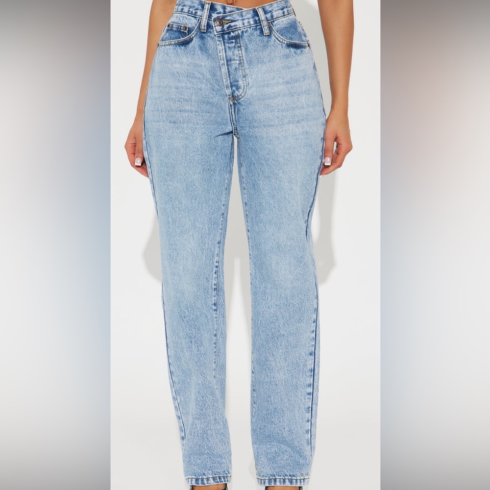 Fashion Nova Light Blue Straight Leg Jeans sz 9 NWT - Picture 2 of 6